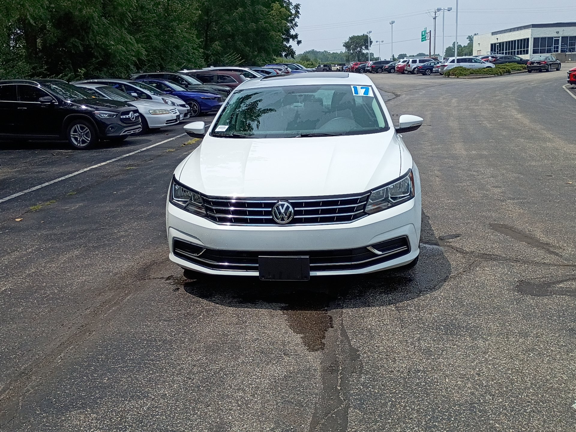 Used 2017 Volkswagen Passat 1.8T SE FWD image 8