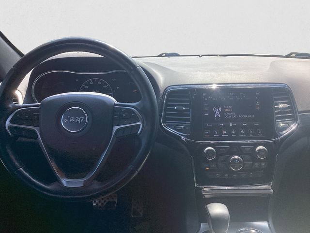 Used 2019 Jeep Grand Cherokee Altitude AWD/4WD image 9