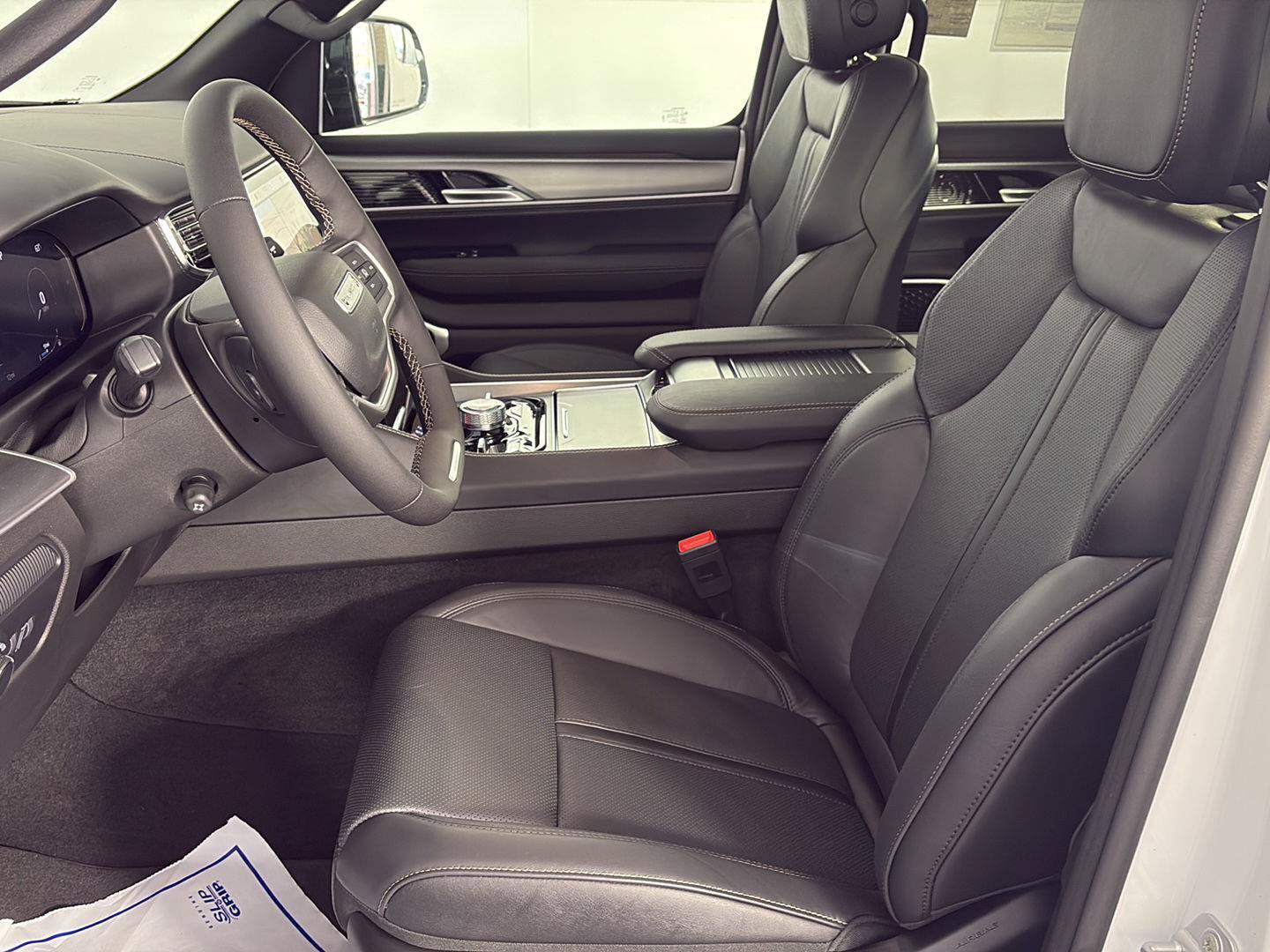 New 2026 Jeep Grand Wagoneer Limited AWD/4WD image 14