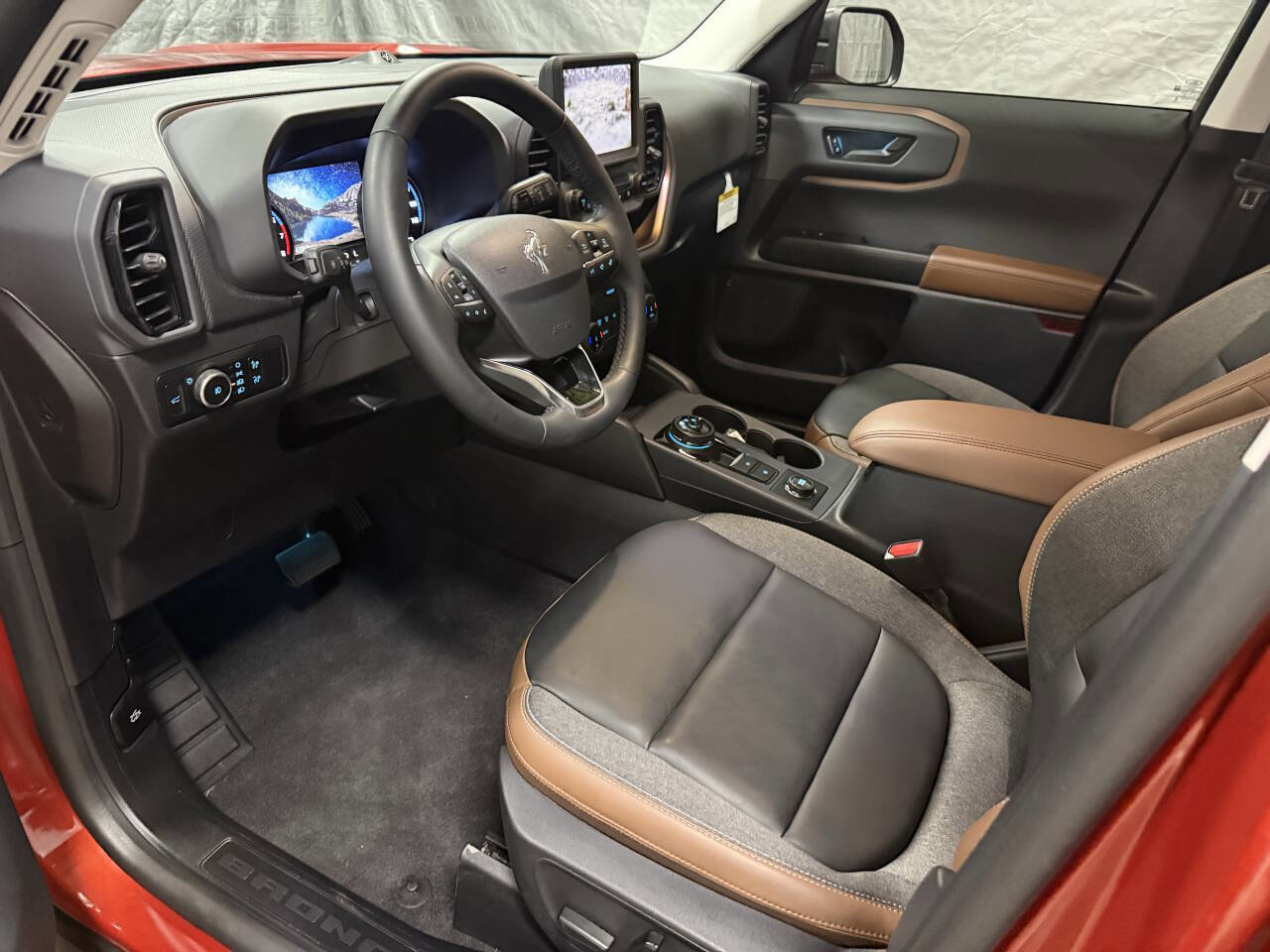 Used 2024 Ford Bronco Sport Outer Banks w/ Tech Package image 9