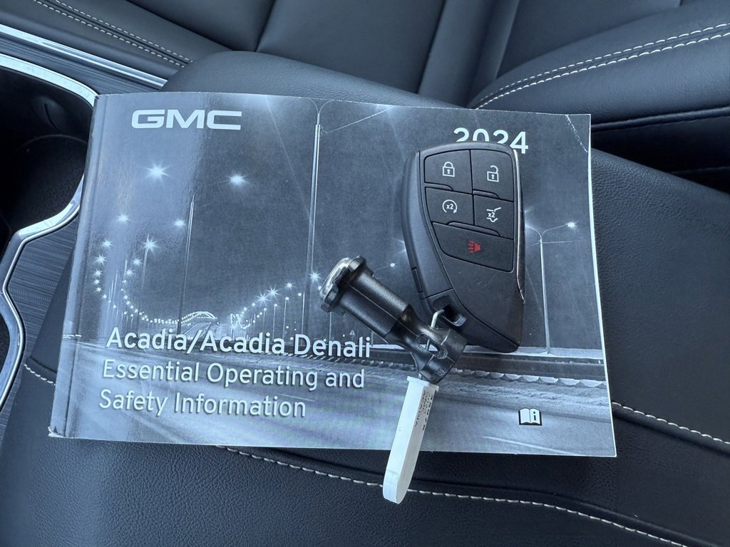 Used 2024 GMC Acadia Elevation image 44