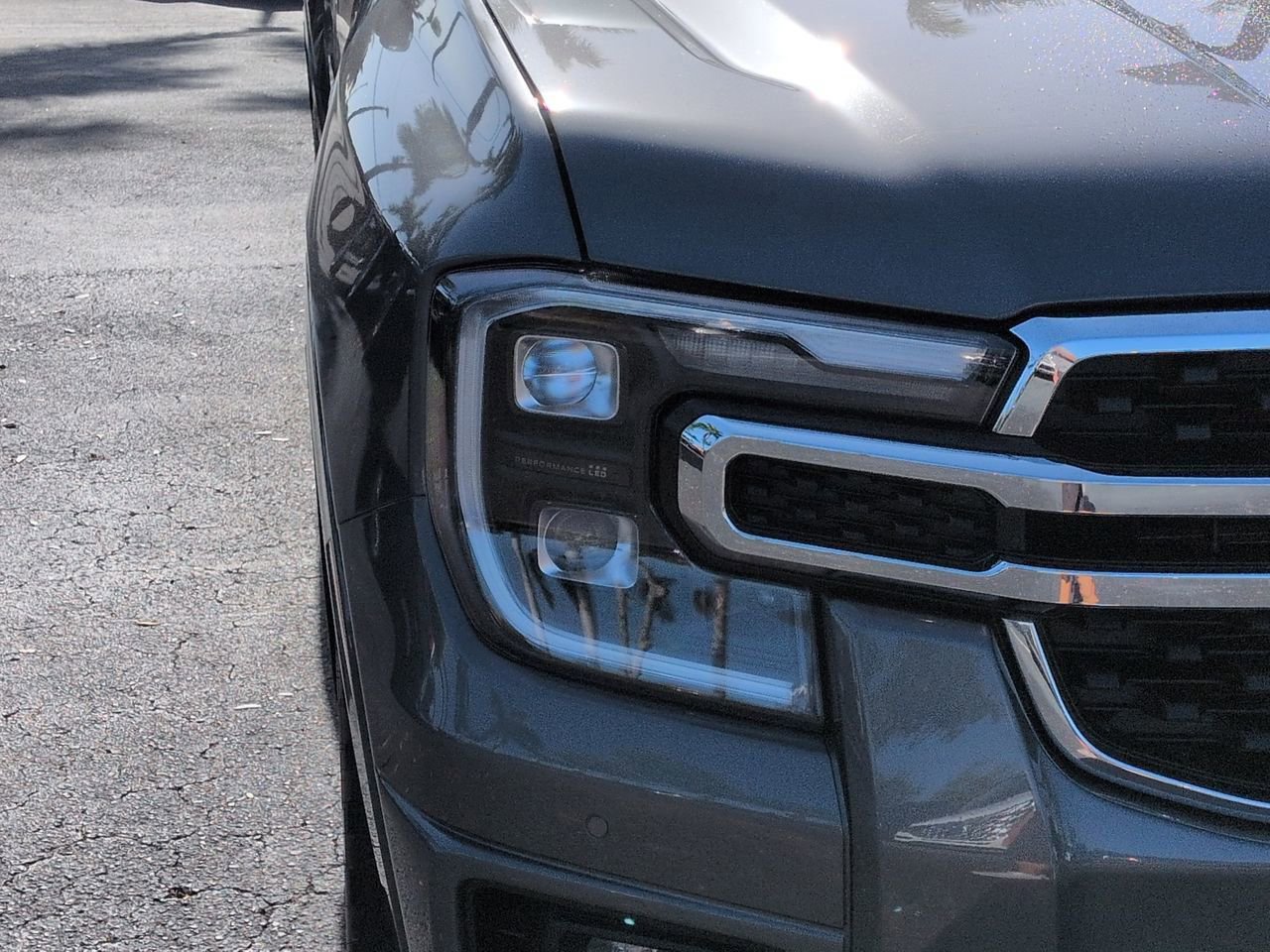 Used 2025 Ford Ranger Lariat w/ Chrome Accent Package AWD/4WD image 10