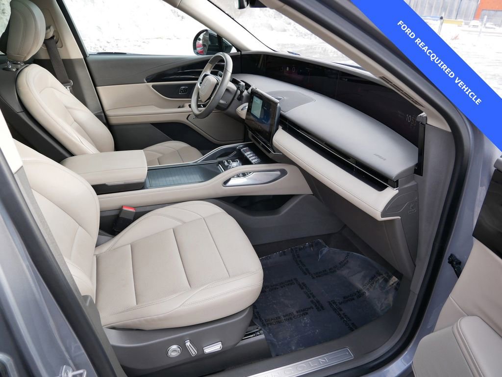 Used 2024 Lincoln Nautilus Premier w/ Equipment Group 102A image 7