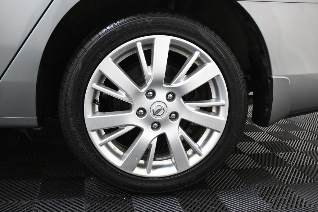 Used 2014 Nissan Sentra SL w/ Premium Package image 32
