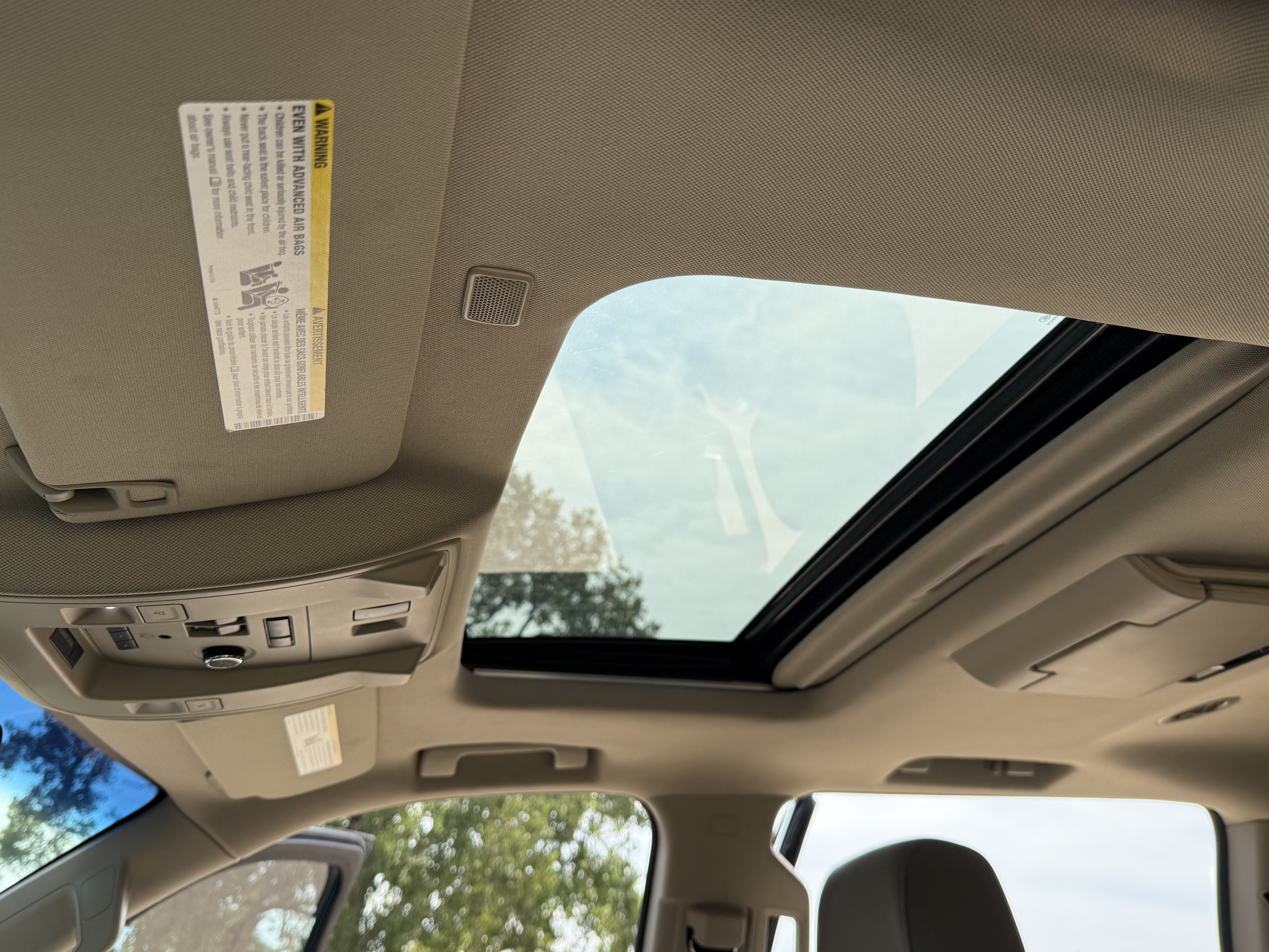 Used 2019 Chevrolet Suburban Premier RWD image 35