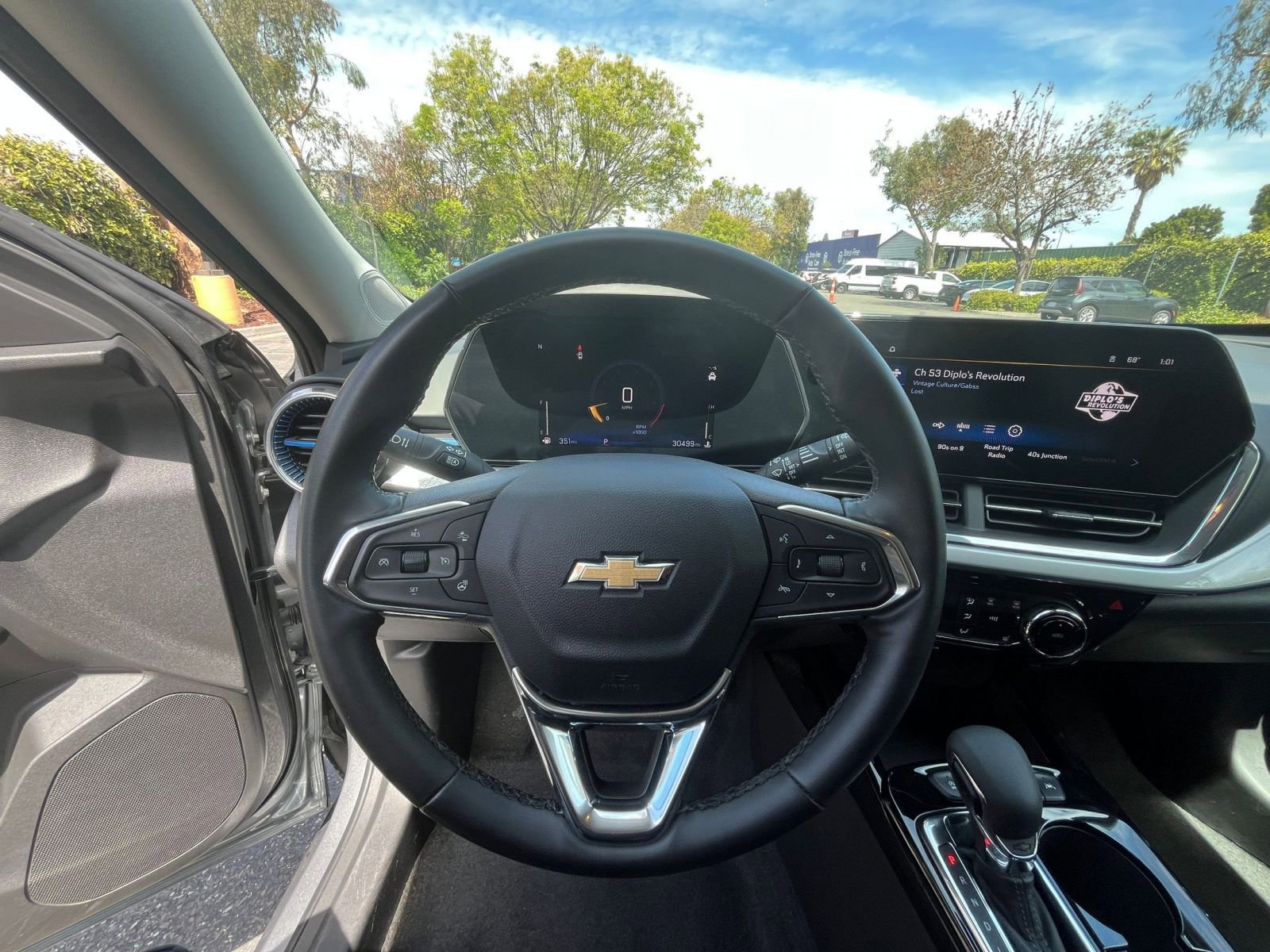 Used 2025 Chevrolet Trax LT w/ LT Convenience Package image 33