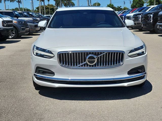 Used 2023 Volvo S90 B6 Ultimate w/ Lounge Package AWD/4WD video 2