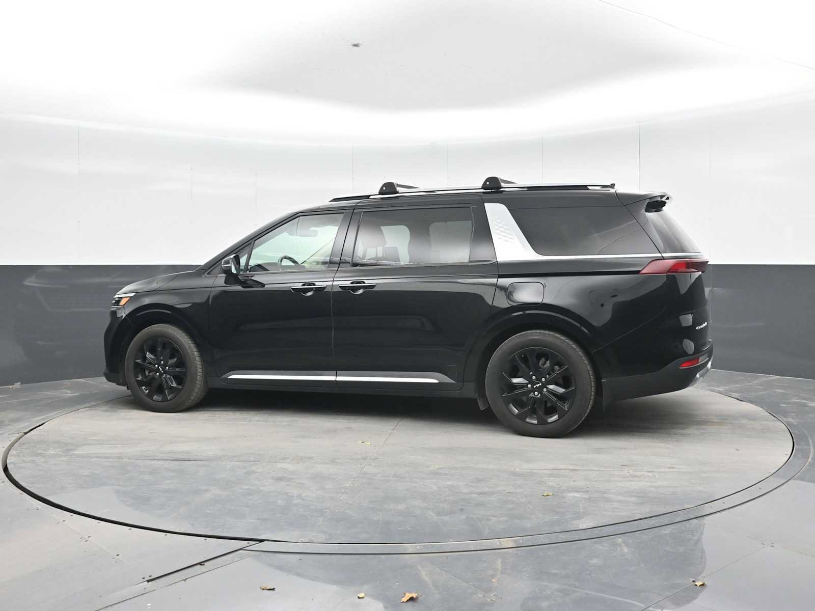 Used 2022 Kia Carnival SX Prestige FWD image 3