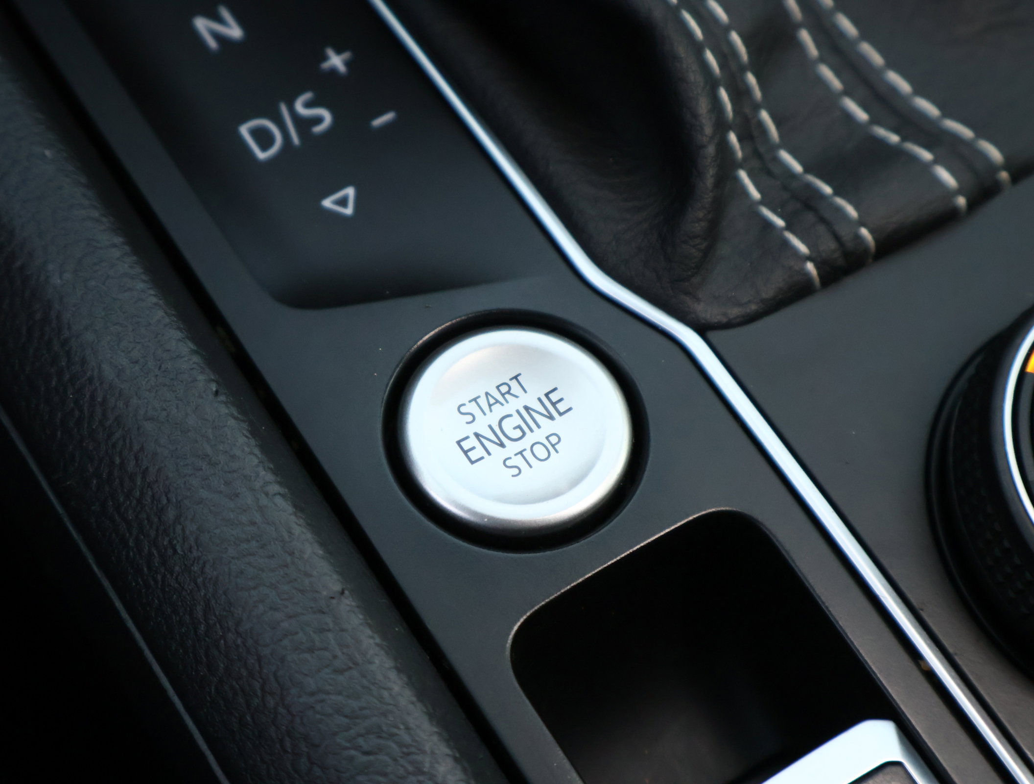 Used 2022 Volkswagen Atlas SE image 16