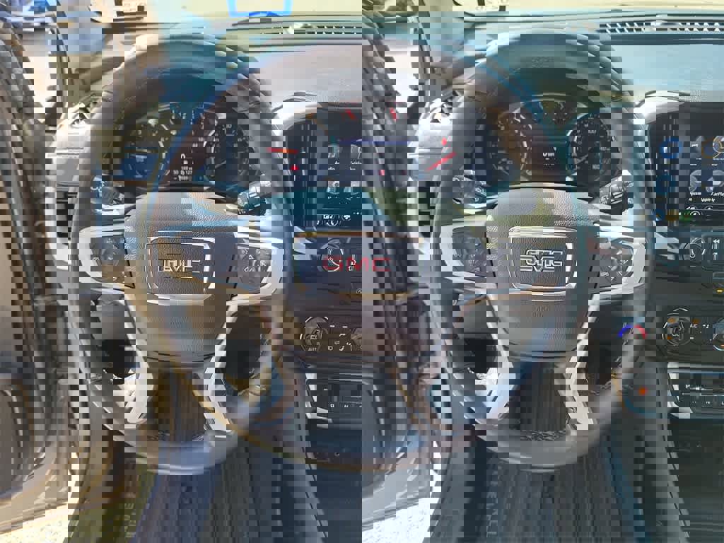 Used 2023 GMC Terrain SLT image 23