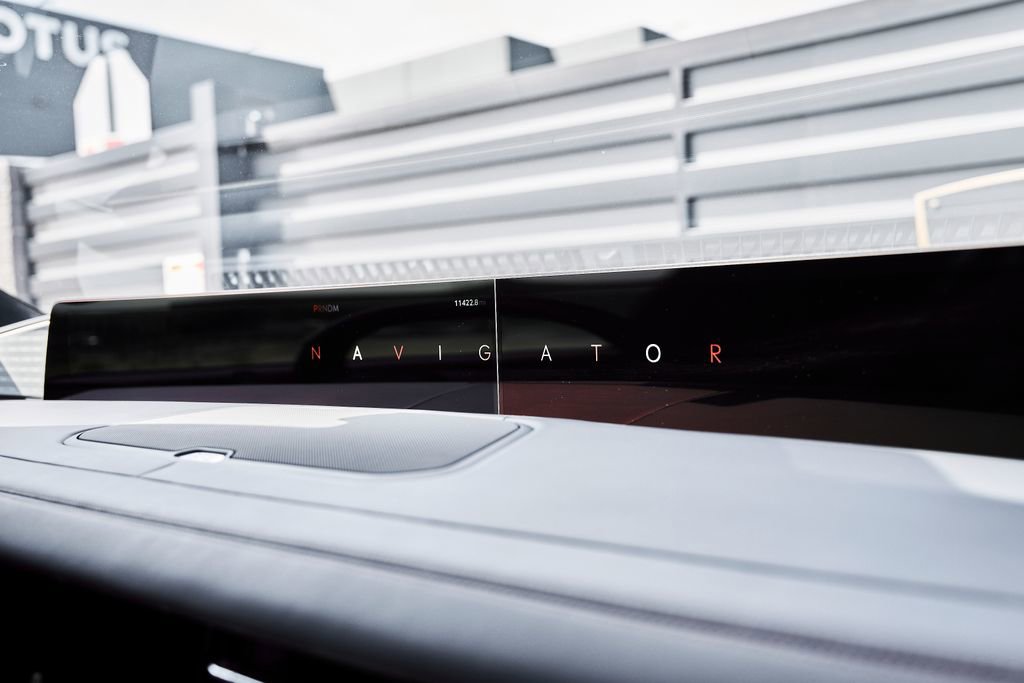 Used 2025 Lincoln Navigator Black Label AWD/4WD image 41