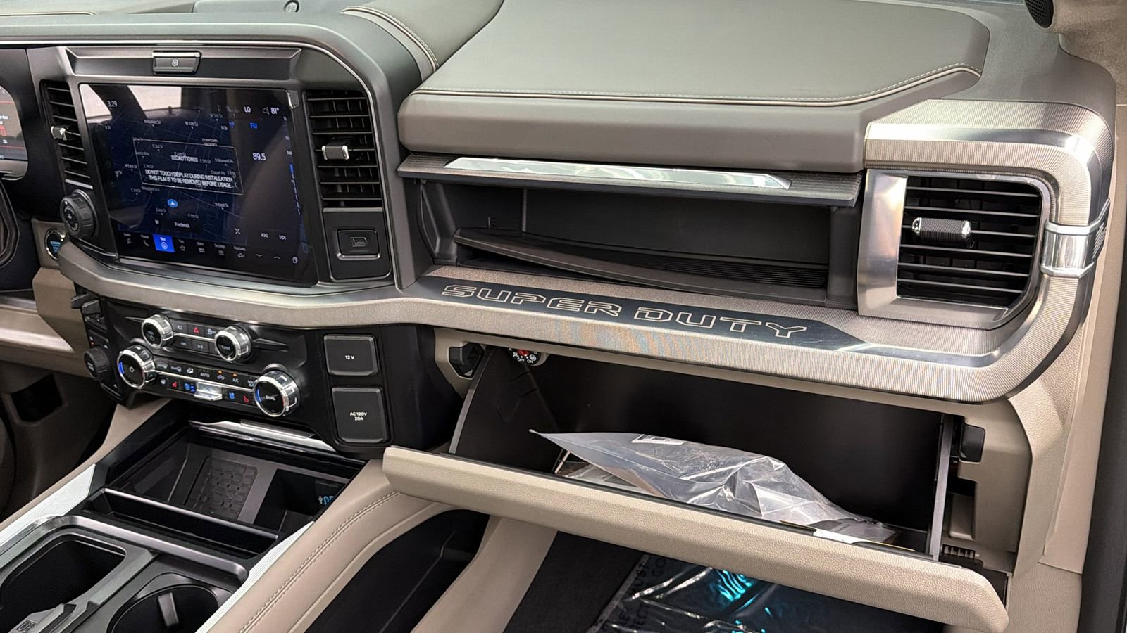 Used 2026 Ford F450 Platinum w/ Platinum Plus Package image 41