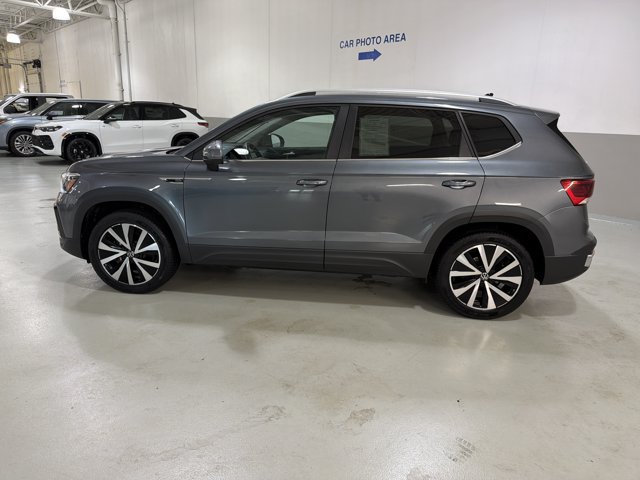 Certified 2022 Volkswagen Taos SE AWD/4WD image 5