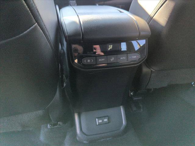 Used 2022 Toyota Highlander XSE image 18