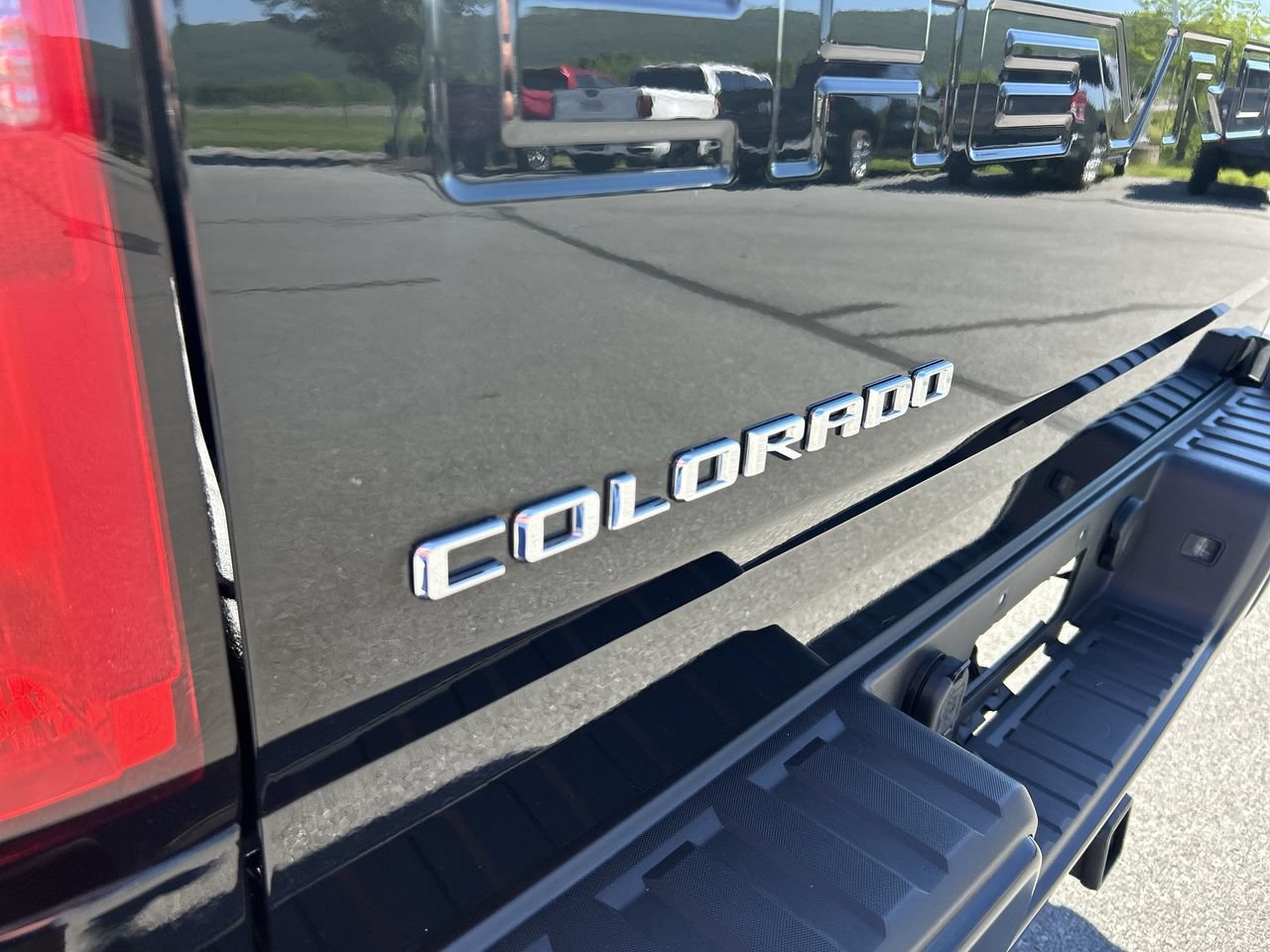 Used 2022 Chevrolet Colorado ZR2 w/ ZR2 Midnight Special Edition AWD/4WD image 11
