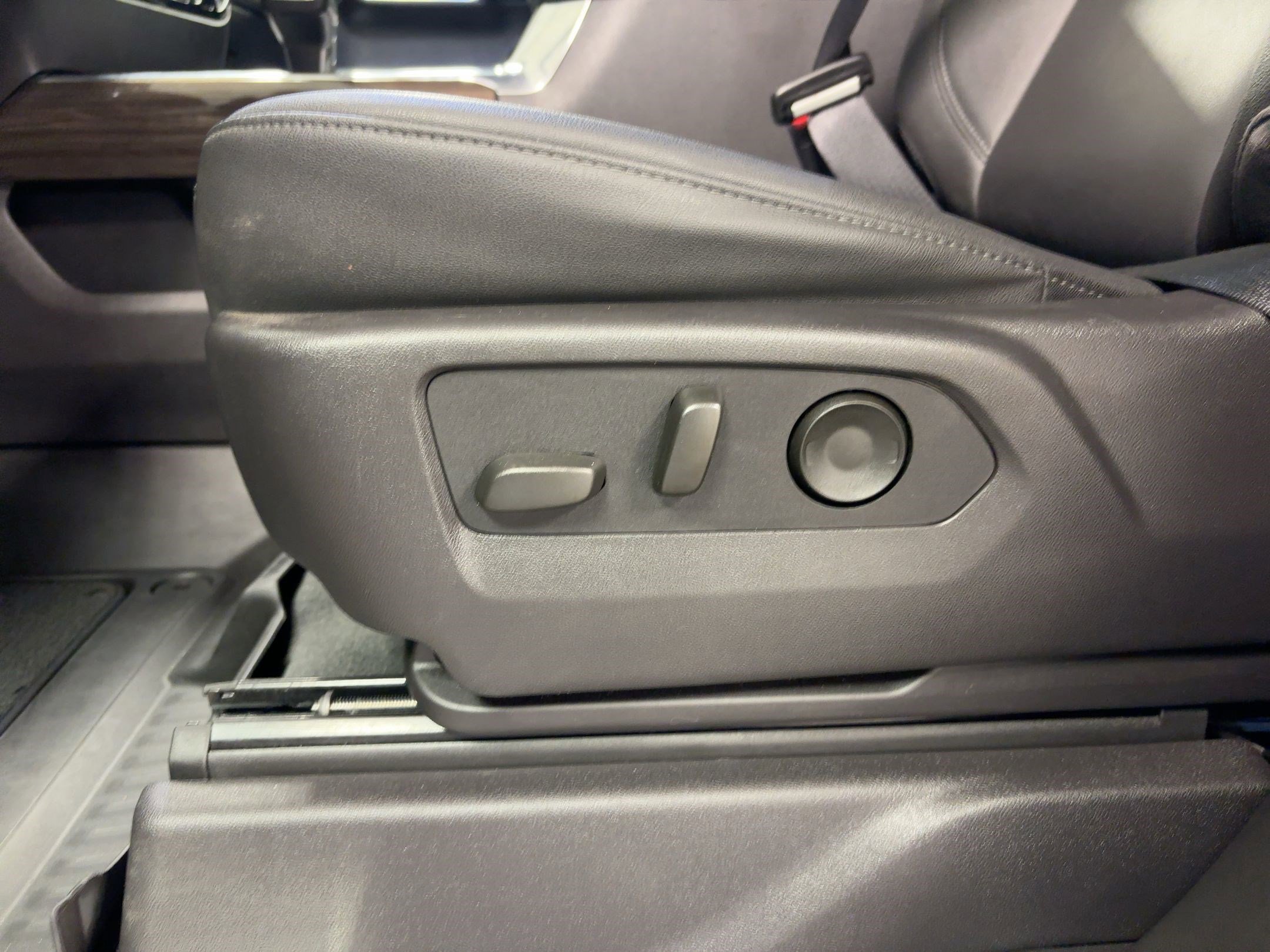 Used 2024 Chevrolet Silverado 1500 LT Trail Boss w/ LT Trail Boss Premium Package image 12