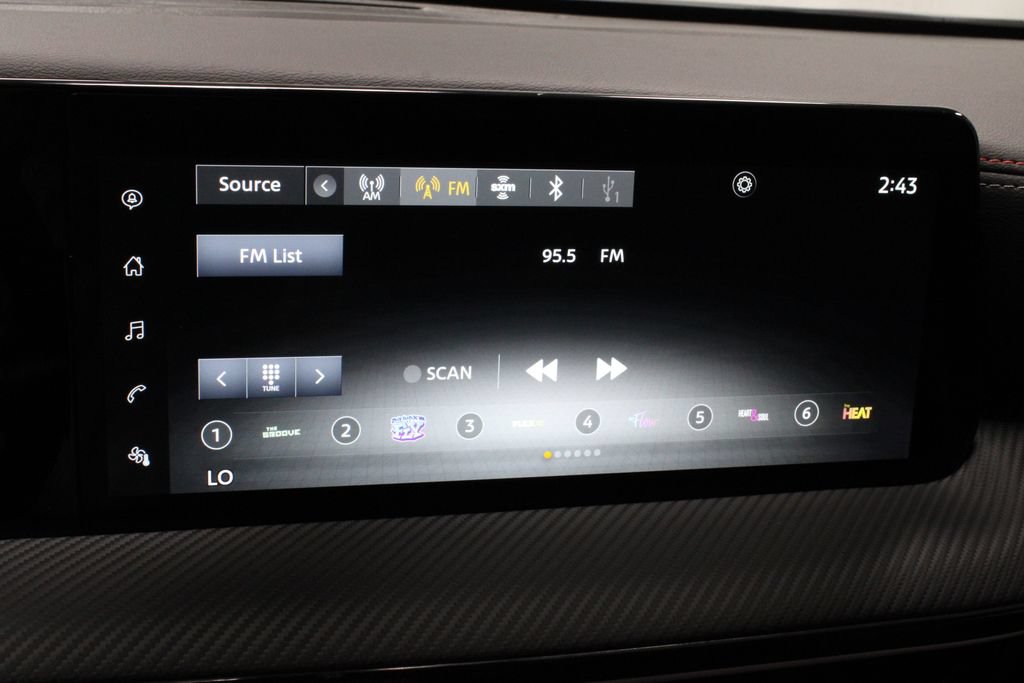 Certified 2025 Nissan Kicks SR AWD/4WD image 2