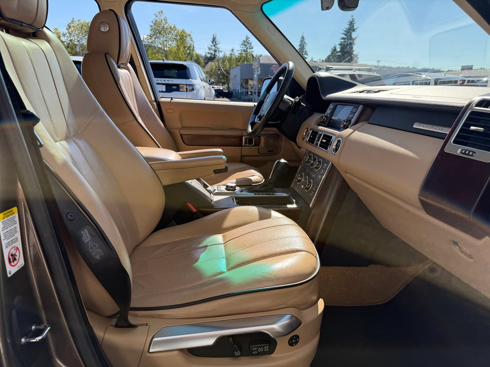 Used 2012 Land Rover Range Rover HSE LUX w/ Luxury Interior Pkg AWD/4WD image 25