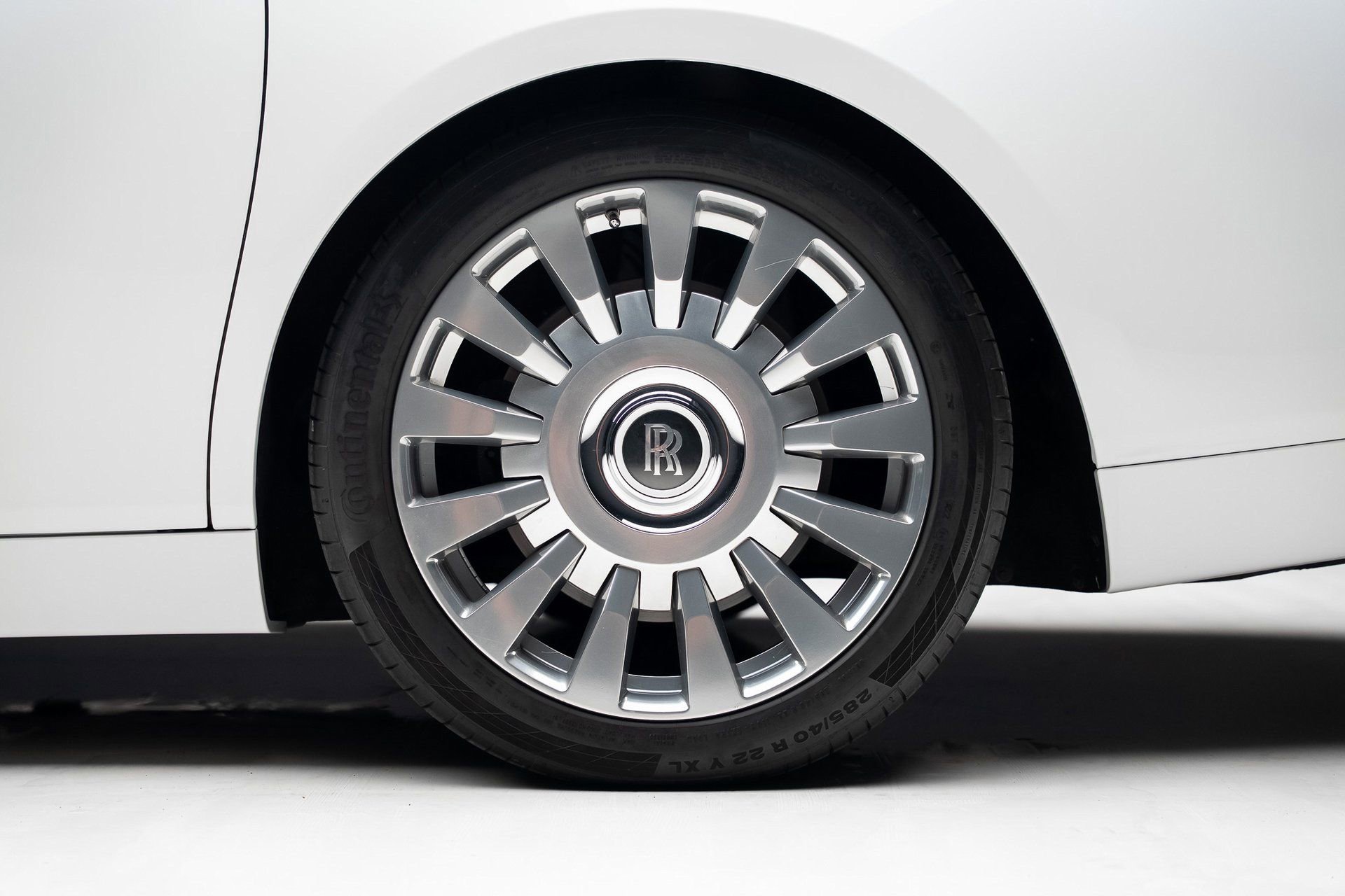 Used 2018 Rolls-Royce Phantom Sedan image 22