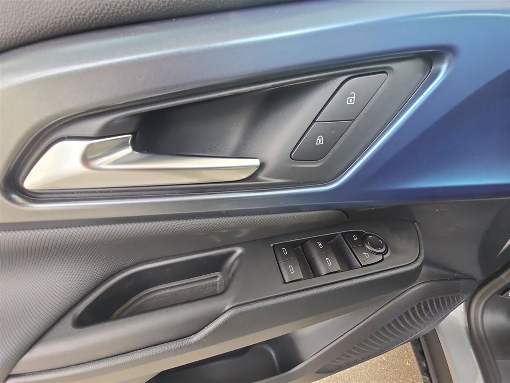 New 2026 Chevrolet Equinox EV LT image 22