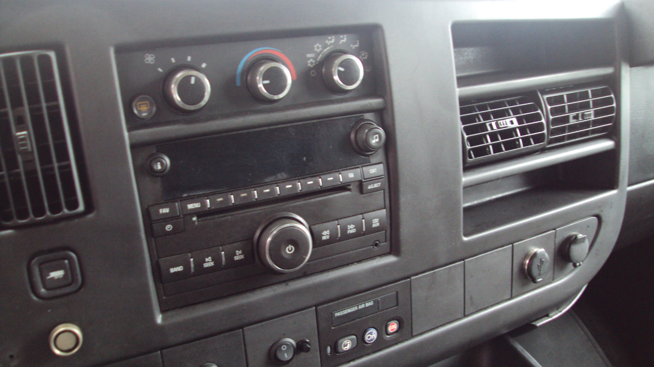 Used 2013 Chevrolet Express 1500 LS image 22