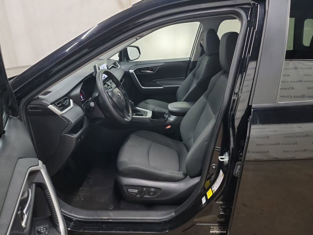Used 2024 Toyota RAV4 XLE image 9