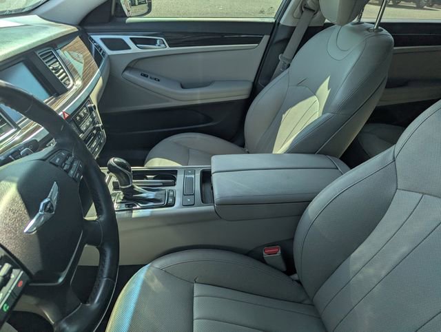 Used 2017 Genesis G80 3.8 RWD image 11