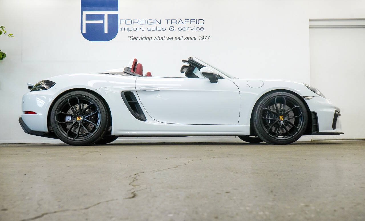 Used 2020 Porsche 718 Boxster Spyder RWD image 48