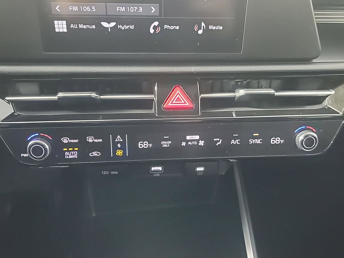 Used 2025 Kia Niro LX image 30