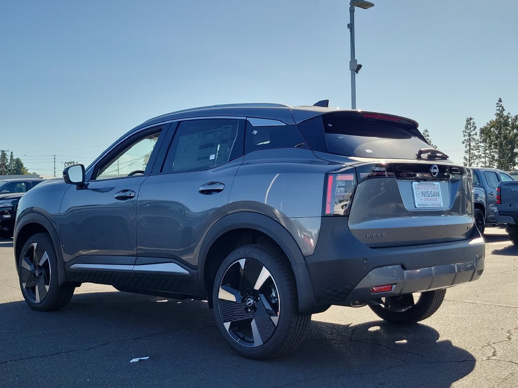 New 2026 Nissan Kicks SR FWD image 2
