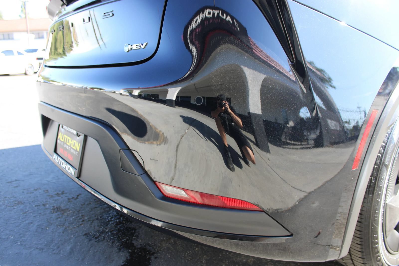 Used 2025 Toyota Prius LE FWD image 11