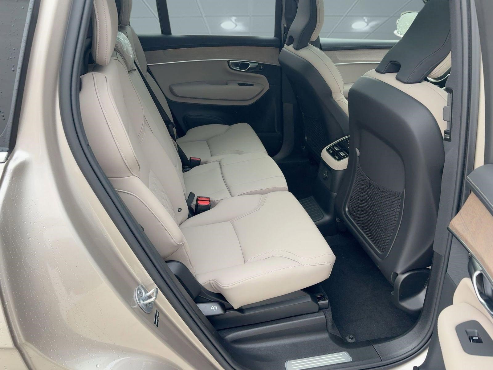 New 2026 Volvo XC90 T8 Plus w/ Protection Package Premier image 29
