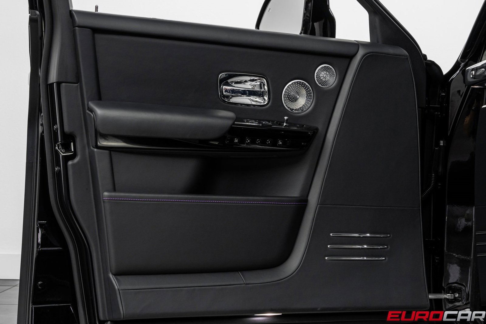 Used 2024 Rolls-Royce Phantom Sedan image 23