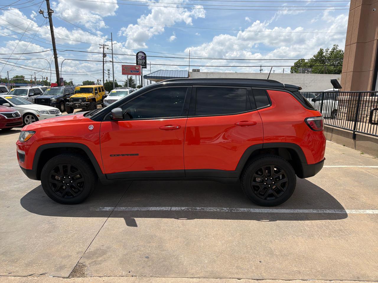 Used 2017 Jeep Compass Trailhawk w/ Leather Interior Group AWD/4WD image 8