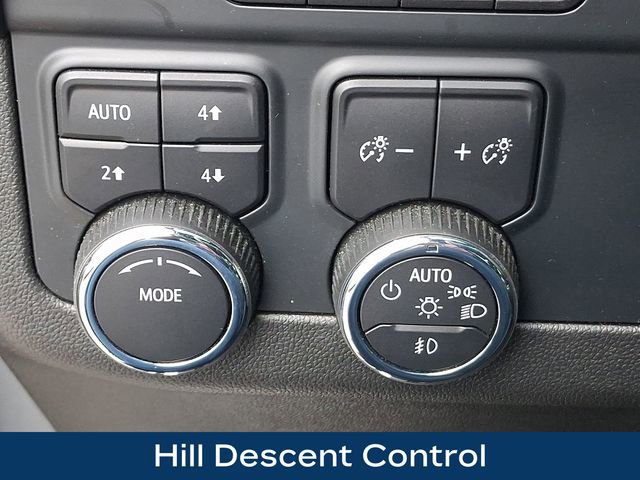 Used 2025 Chevrolet Suburban Z71 AWD/4WD image 17