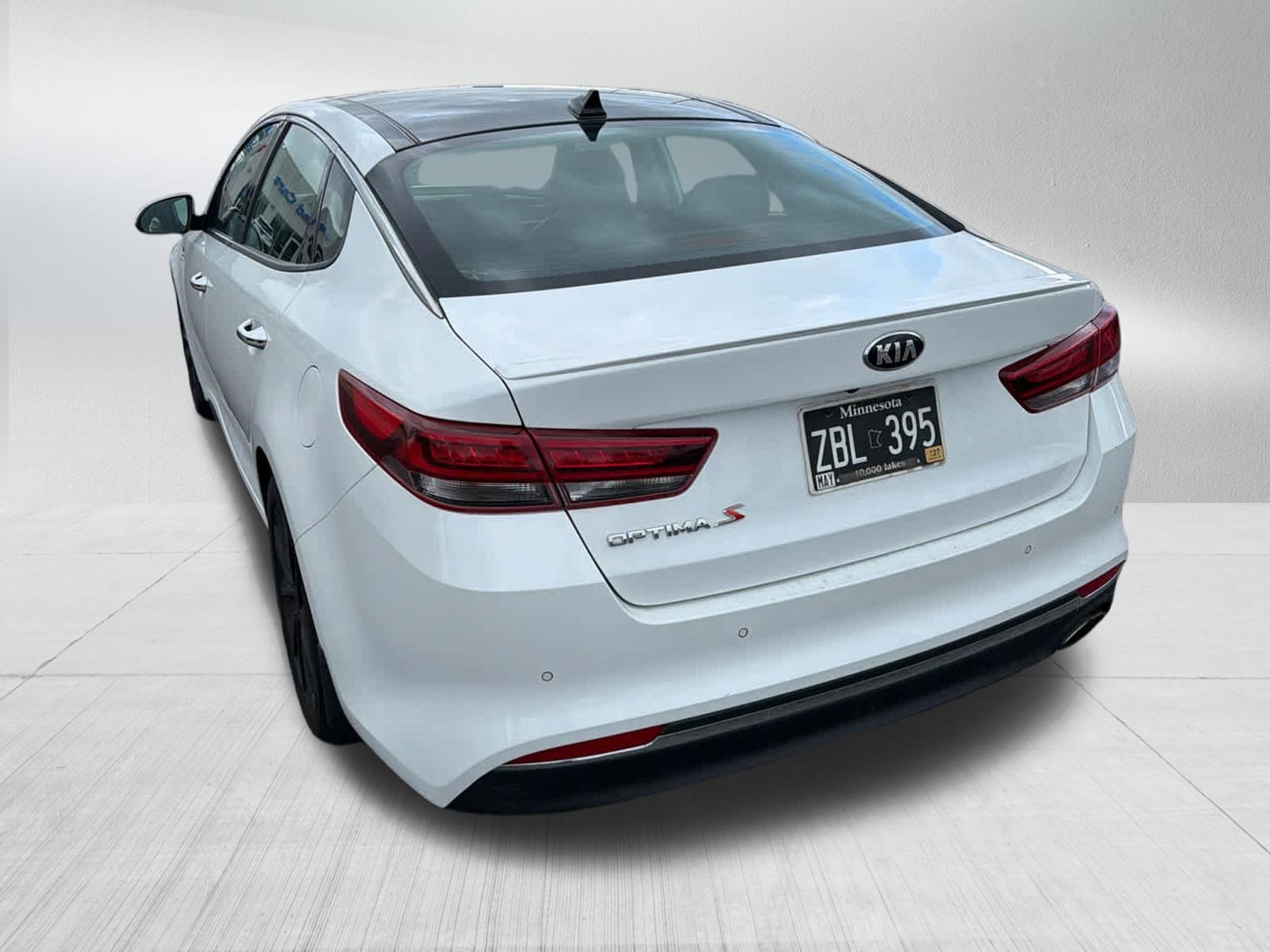 Used 2018 Kia Optima S w/ Option Group 020 FWD image 10