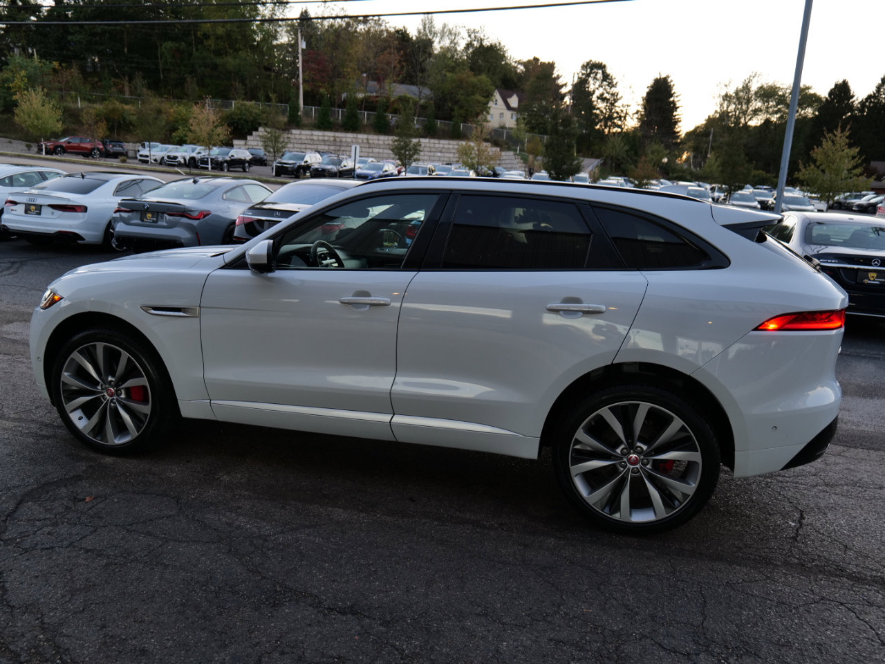 Used 2019 Jaguar F-PACE S image 74
