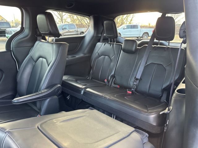 Certified 2024 Chrysler Pacifica Select image 29