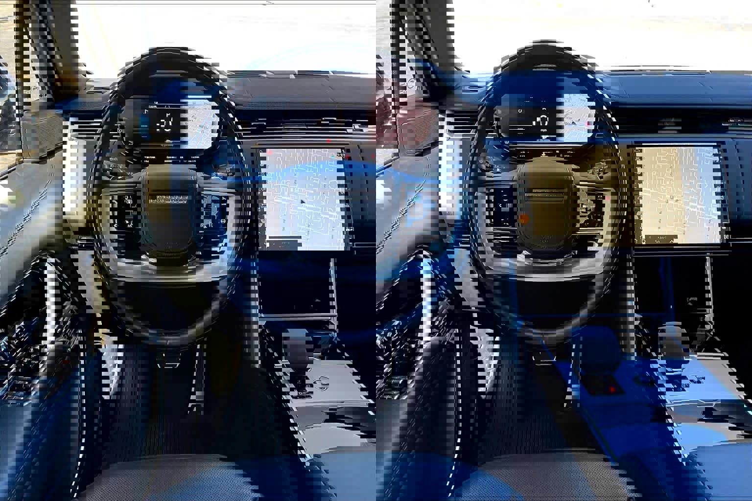 Used 2024 Land Rover Range Rover SE image 5