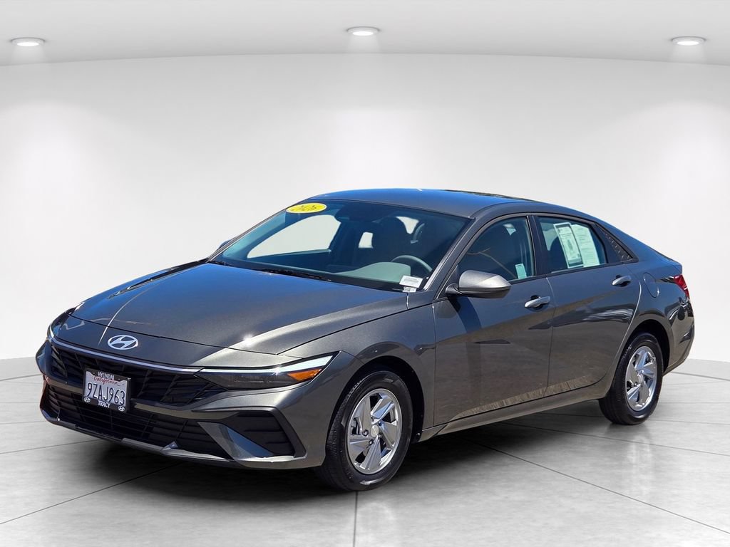 Used 2026 Hyundai Elantra SE FWD image 8