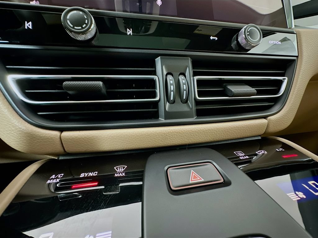 New 2026 Porsche Macan AWD/4WD image 18