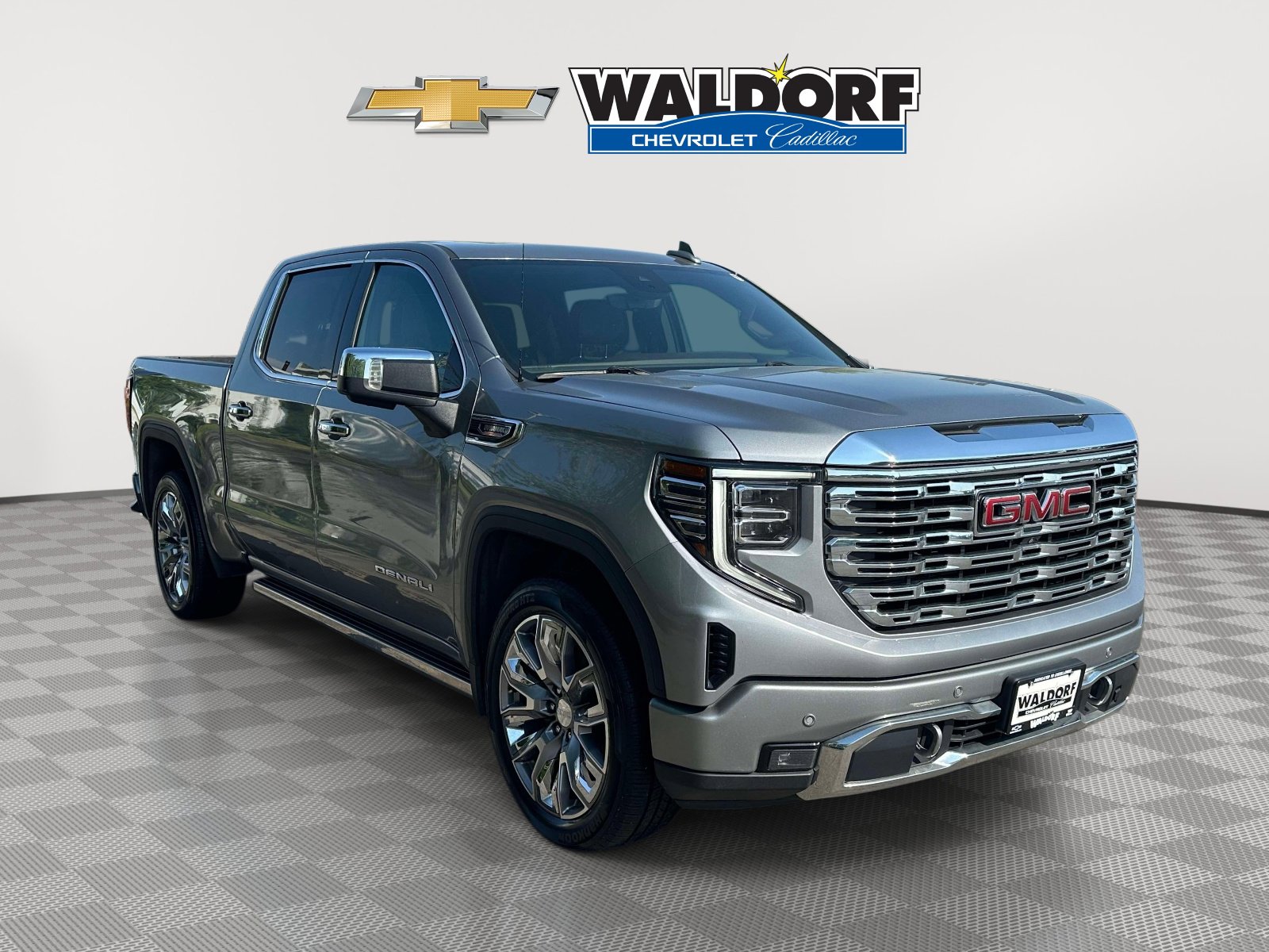 Used 2023 GMC Sierra 1500 Denali w/ Denali Reserve Package AWD/4WD image 1