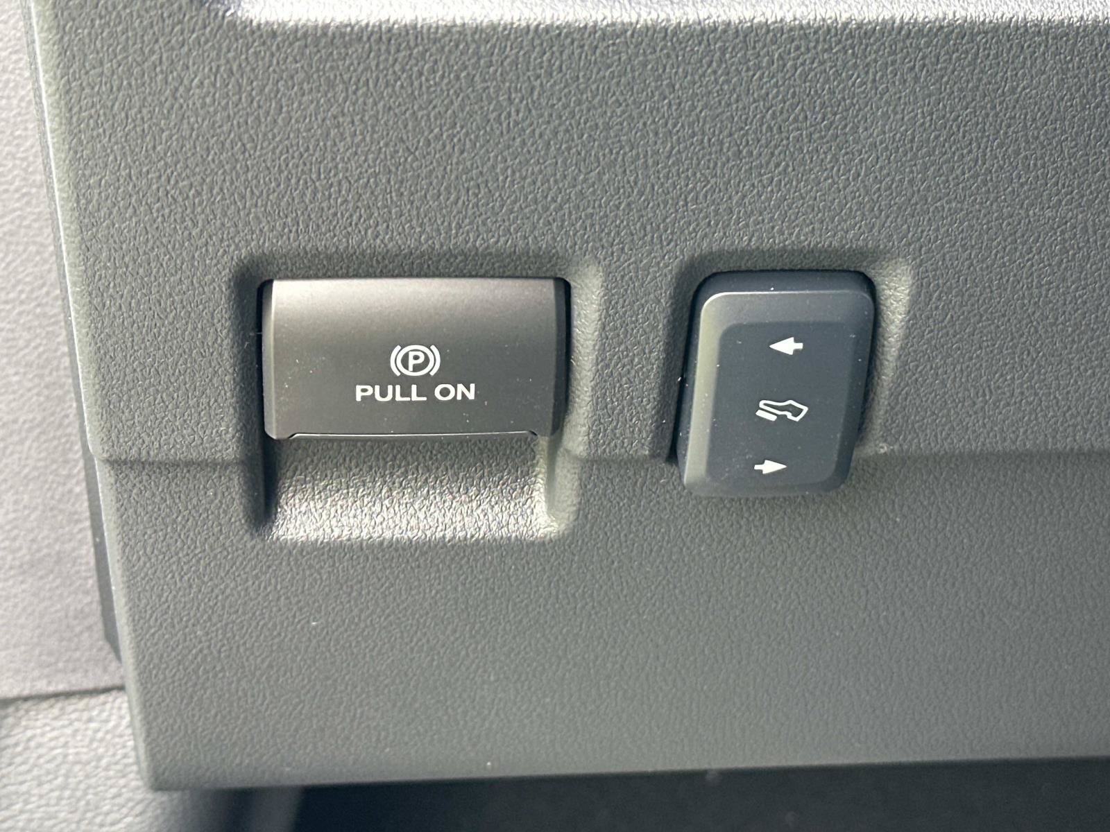 New 2026 Ford F350 Platinum AWD/4WD image 17