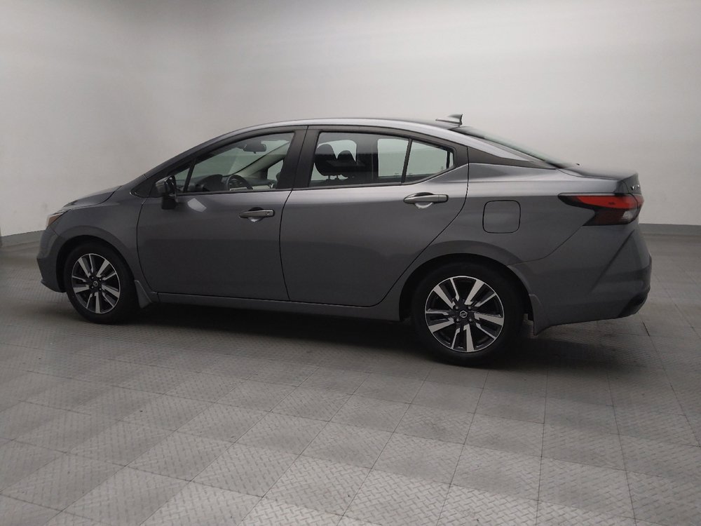 Used 2021 Nissan Versa SV image 3