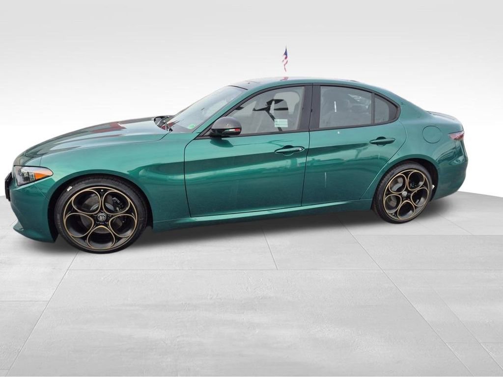 New 2025 Alfa Romeo Giulia w/ Driving Assist Package image 3