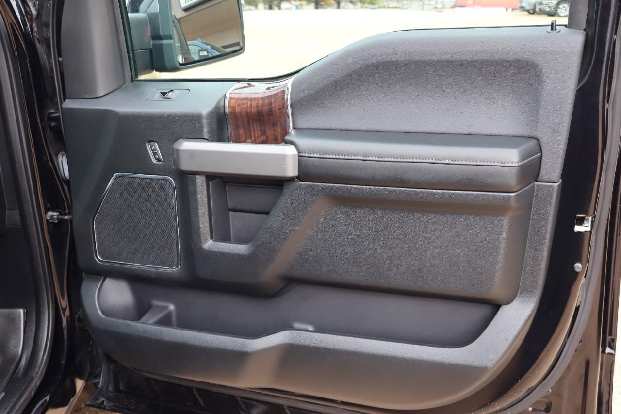 Used 2016 Ford F150 Platinum w/ Equipment Group 701A Luxury image 33