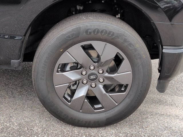 Used 2024 Ford F150 Lightning XLT AWD/4WD image 11