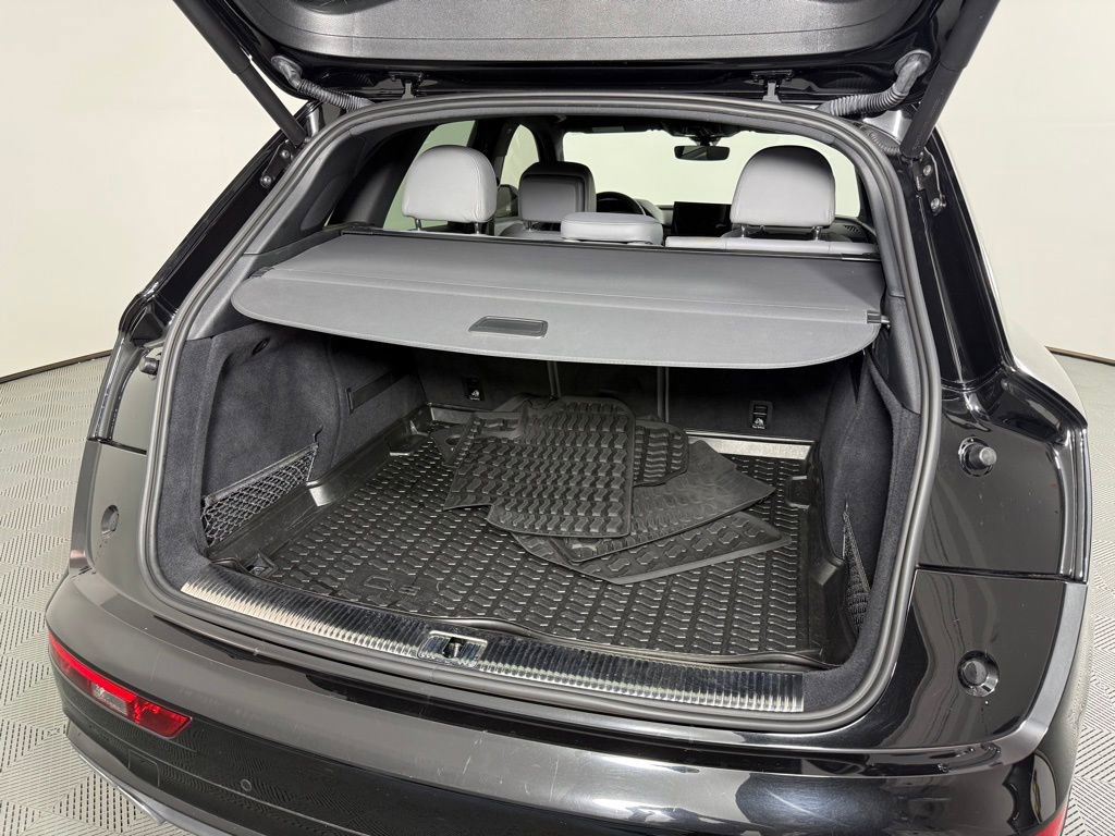Used 2021 Audi SQ5 Prestige w/ Prestige Package image 15