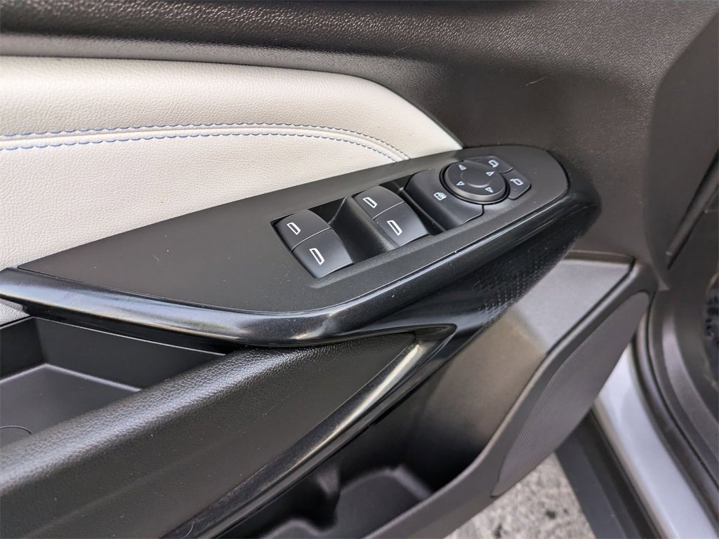 Used 2025 Chevrolet Trax LT w/ LT Convenience Package image 11