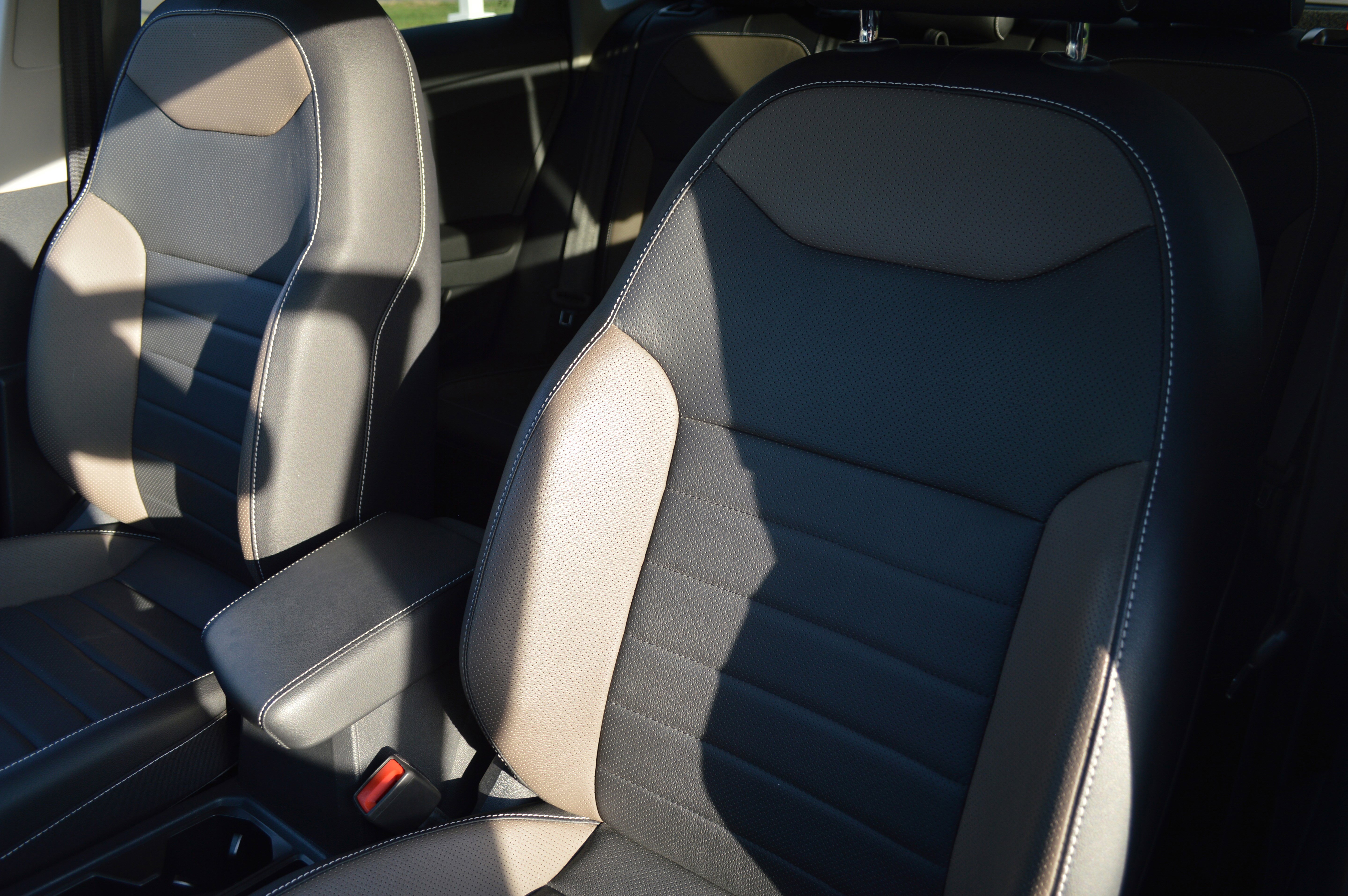 Used 2022 Volkswagen Taos SEL image 26